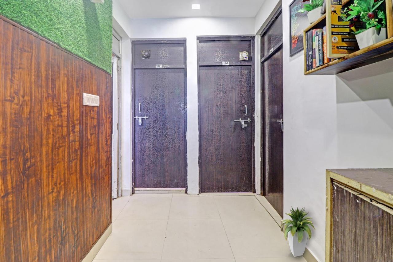 Oyo Flagship Green House อัครา ภายนอก รูปภาพ