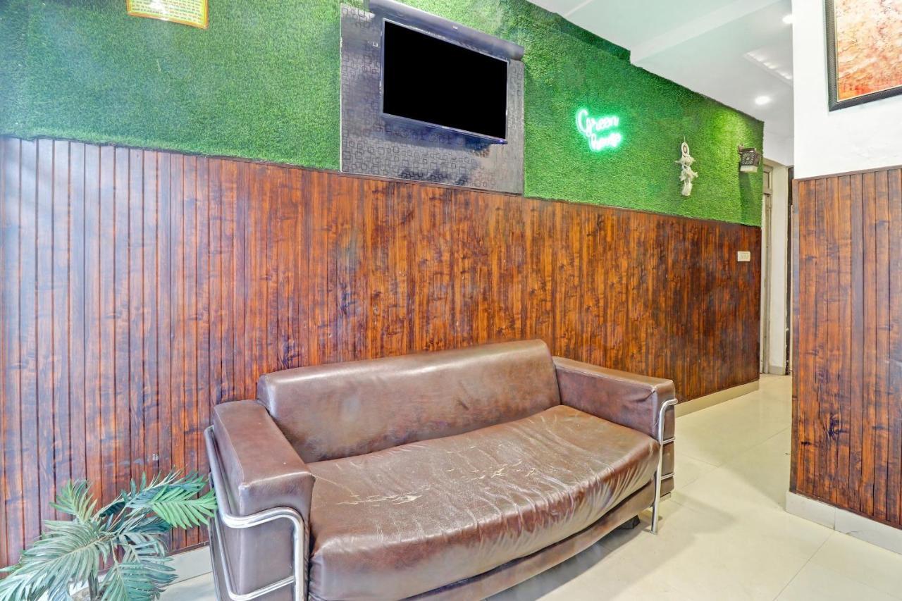 Oyo Flagship Green House อัครา ภายนอก รูปภาพ